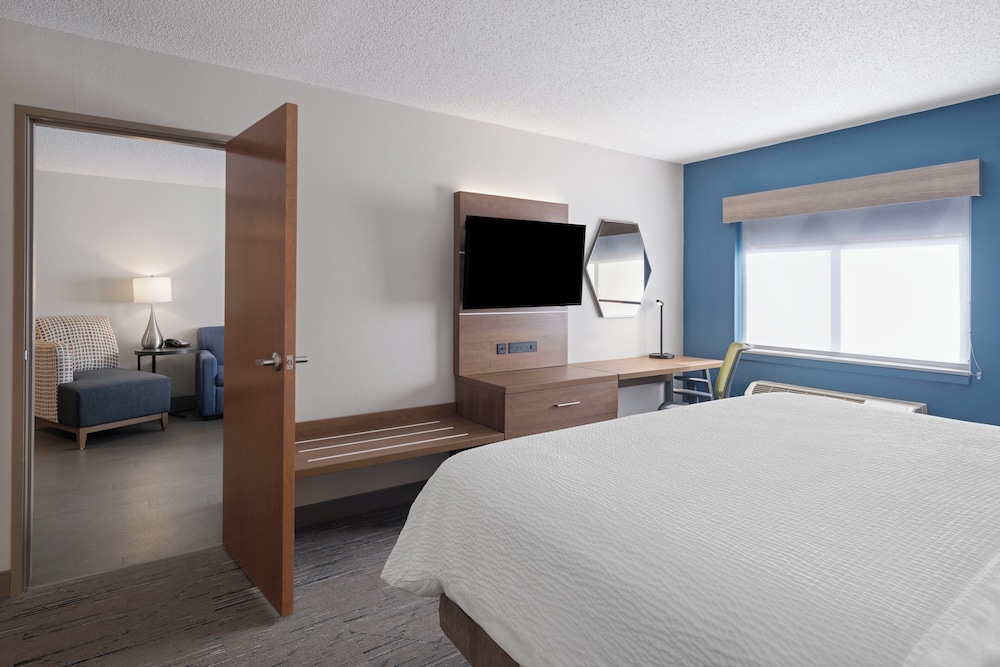 Holiday Inn Express Sheboygan Kohler by IHG - photo 23
