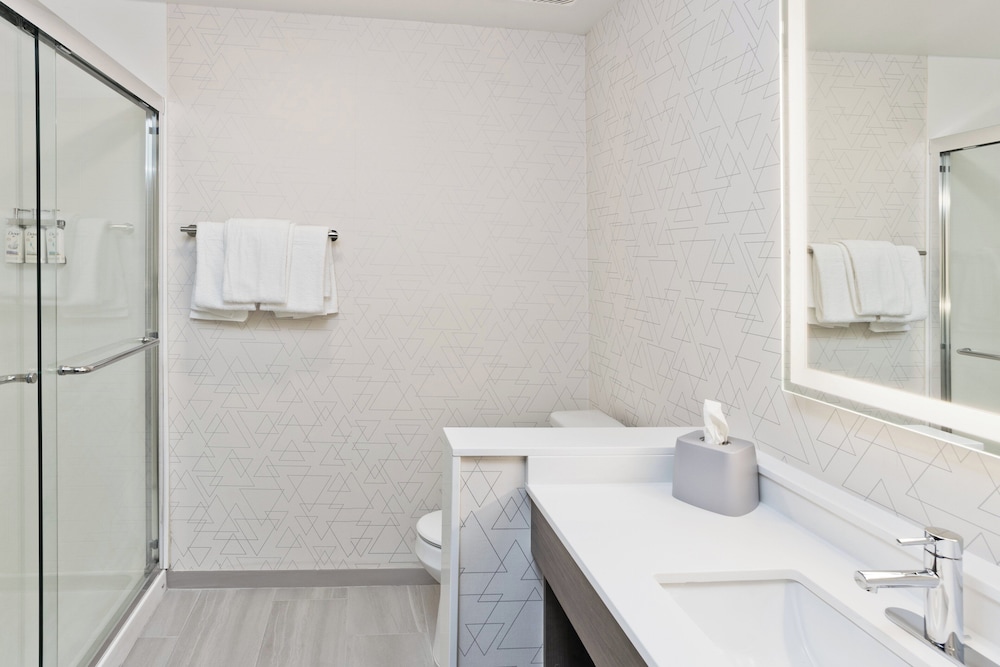 Holiday Inn Express Columbus Northeast - photo 18