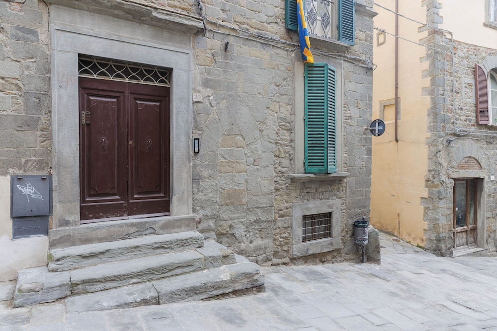 La terrazza sulla Valle — 4-Star Luxury Hotel in Cortona, Italy