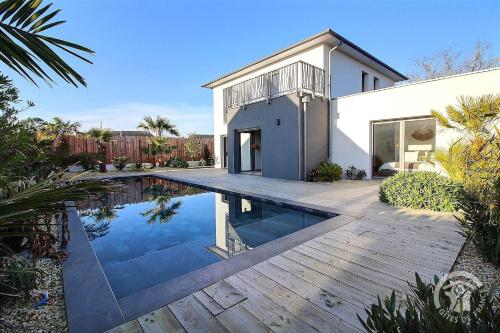 Cocon maritime in Etables-Sur-Mer, France