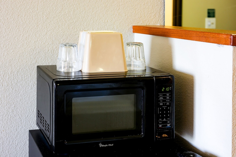 Siletz Bay Beachfront Hotel by OYO Lincoln City - photo 81