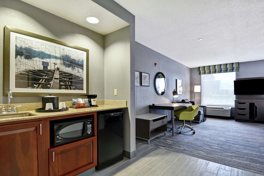 Hampton Inn & Suites Newark Harrison Riverwalk - photo 13