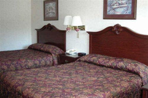 Regency Inn Fayetteville Fort Bragg - photo 8