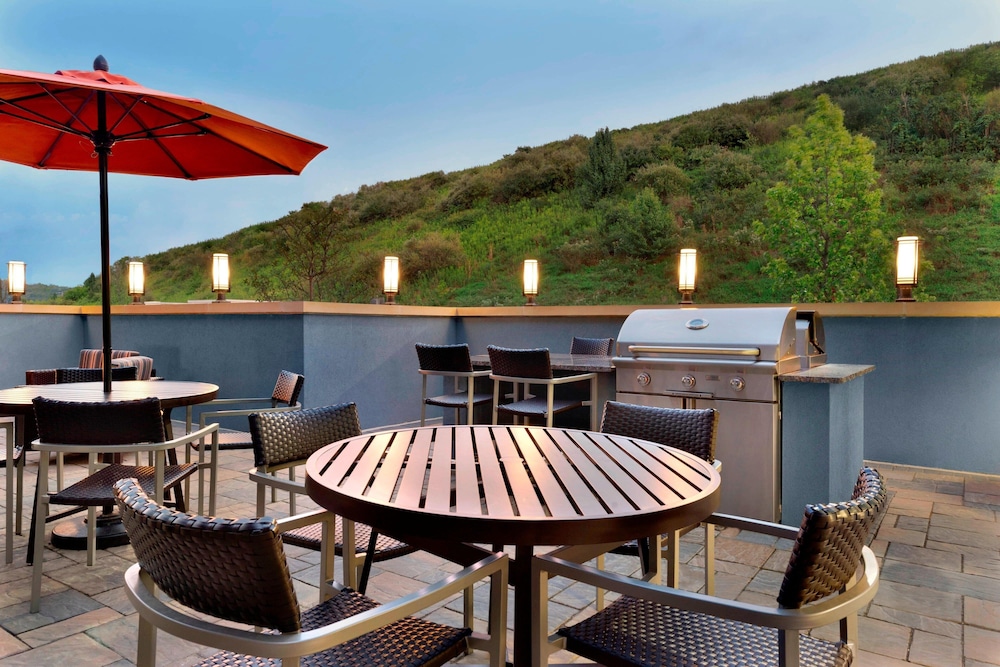 TownePlace Suites Pittsburgh Airport Robinson Township - photo 26
