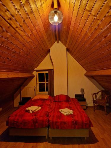 De Bedstee - carbon neutral hotel in Schoondijke