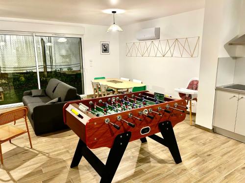 Chez Jean Paul Rez de Jardin Et Parking — hotel in Rosieres-Pres-Troyes