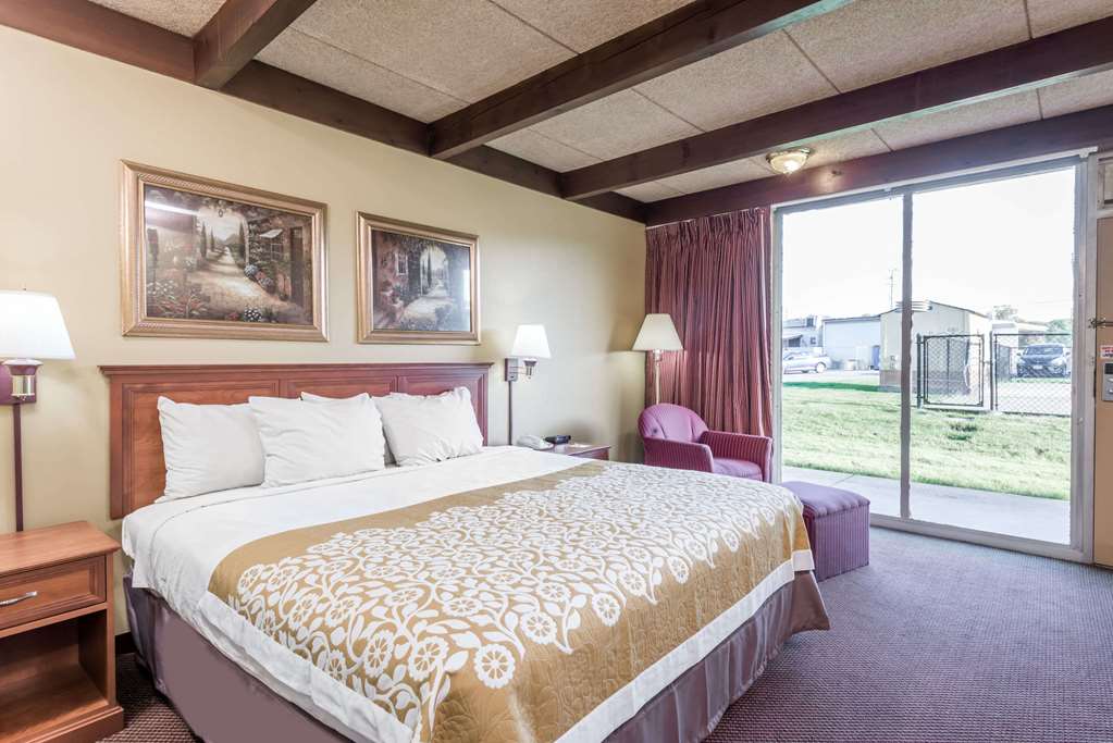 Days Inn by Wyndham Niles - photo 8