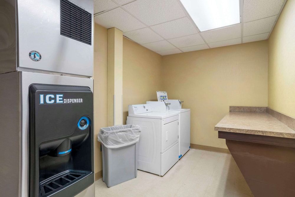 Comfort Suites At WestGate Mall - photo 31
