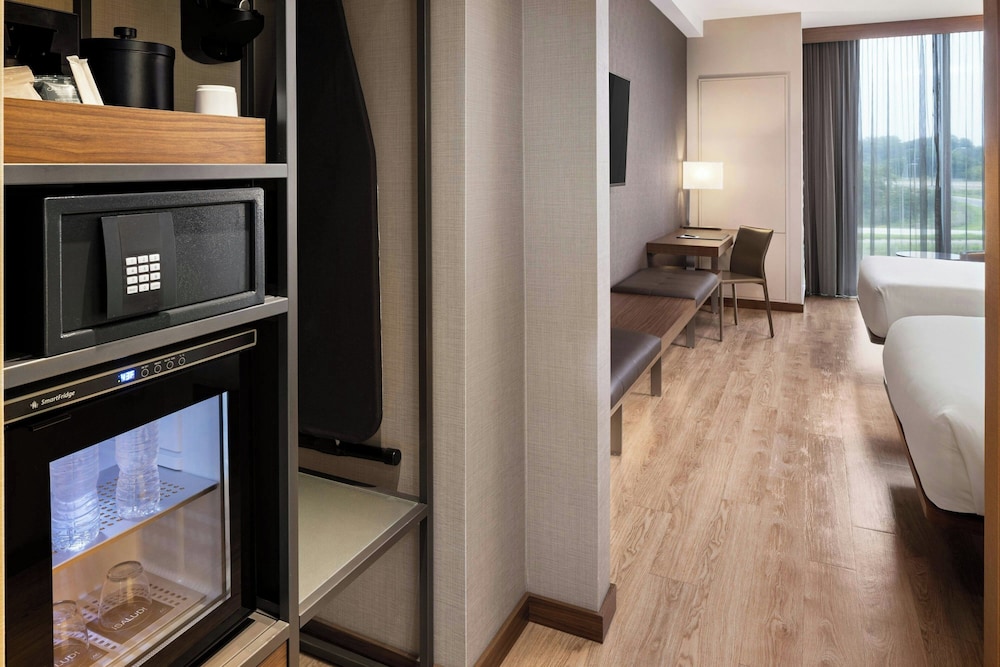 AC Hotel by Marriott Minneapolis West End - photo 9