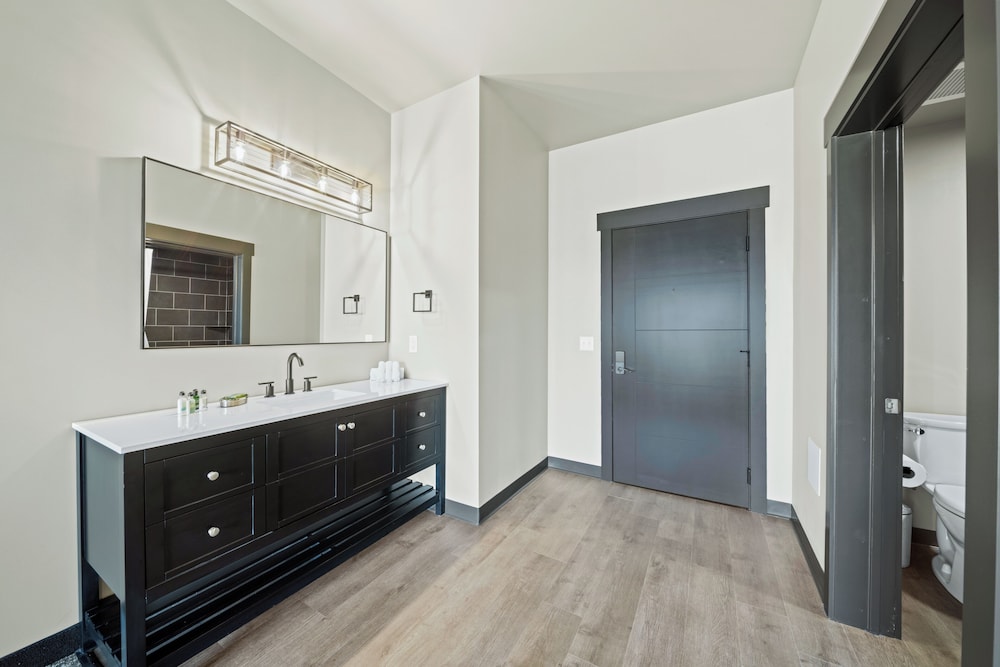 The Suites at Prairie Falls & Event Center - photo 38