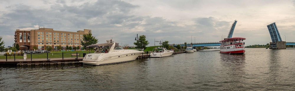 DoubleTree by Hilton Bay City Riverfront - photo 85