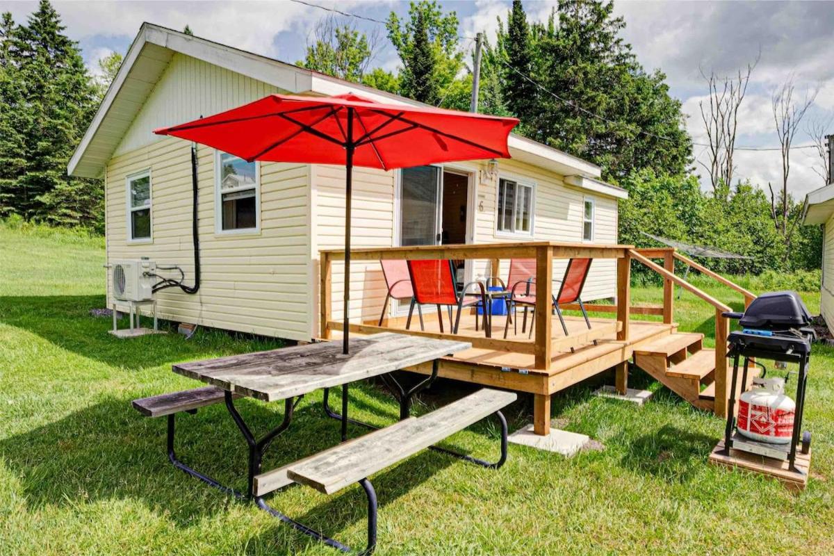 Lake Cecebe Retreat #6 Maijac Resort & Marina in Huntsville, Canada