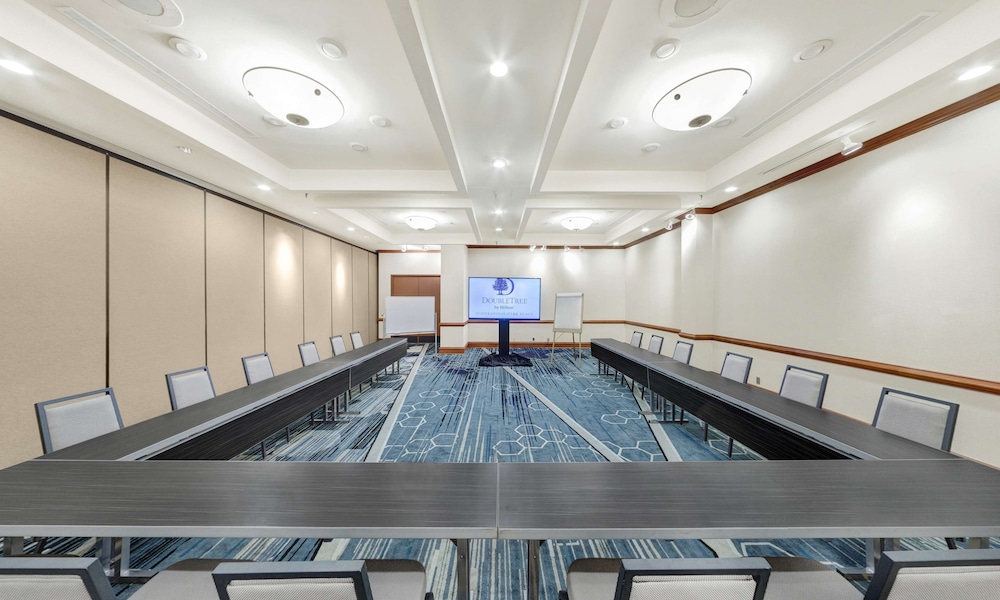 DoubleTree by Hilton Minneapolis Park Place - photo 61