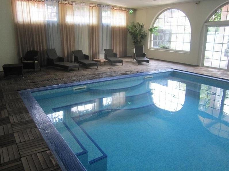 Hotel Vecchia Stazione Mountain Elegance in Roana, Italy