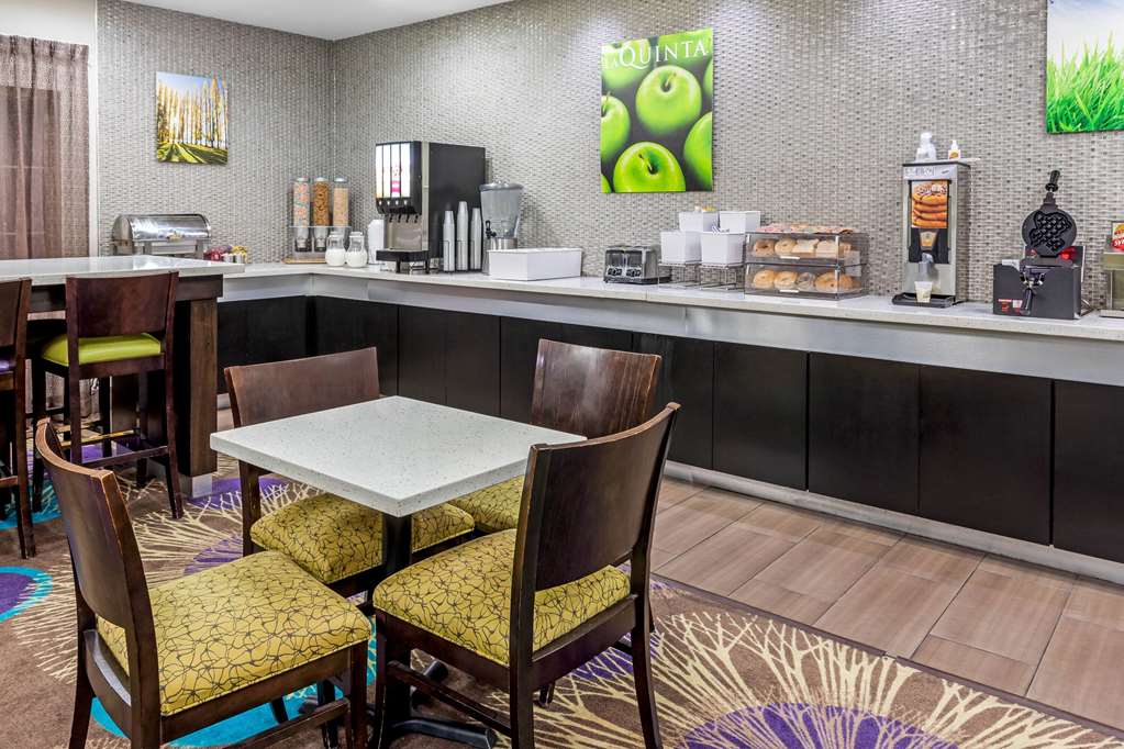 La Quinta Inn & Suites by Wyndham New Braunfels - photo 50