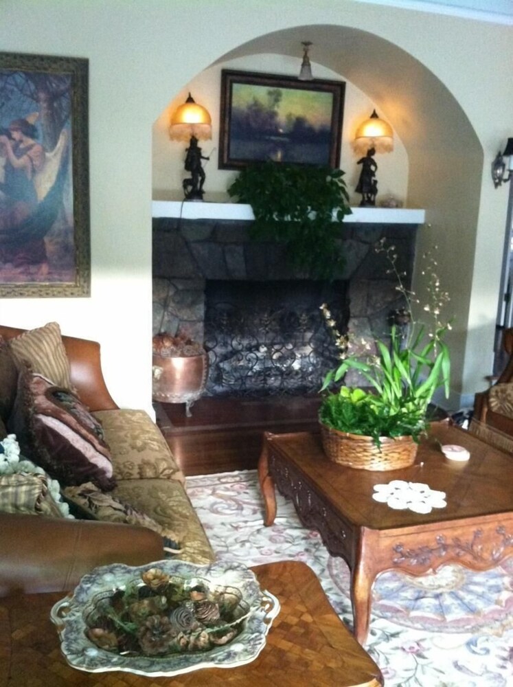 The Cheyenne Cañon Inn - photo 18