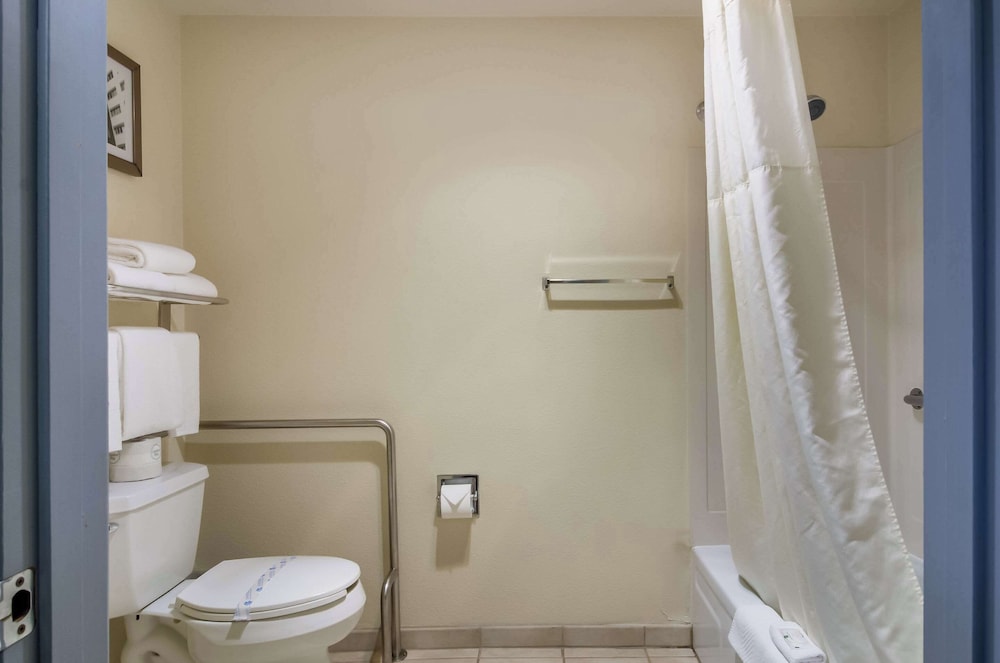 Quality Inn & Suites Silverdale Bangor Keyport - photo 8
