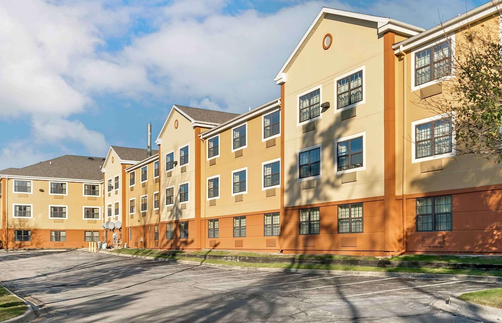 Extended Stay America Select Suites Detroit Farmington Hills - featured photo