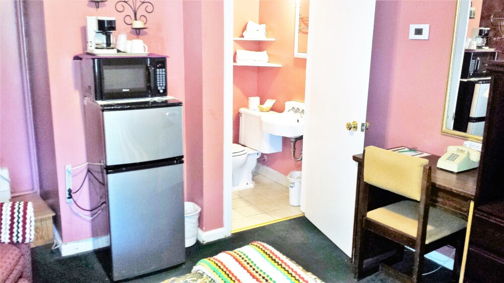 St Charles Motel - photo 9