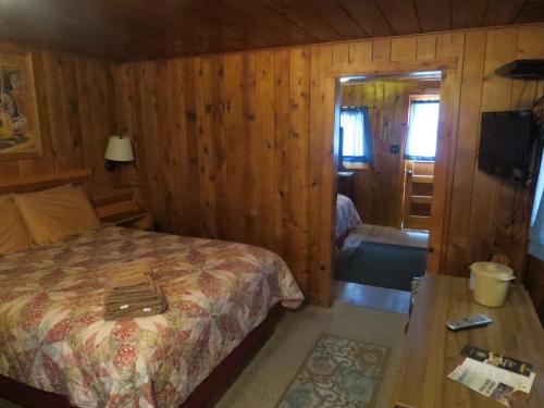 Mountain Motel - carbon neutral hotel in Salida