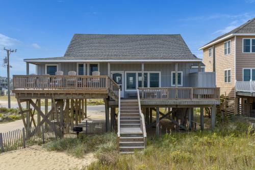 KD2043 The Gray House — 4-Star Luxury Hotel in Kill Devil Hills, United States
