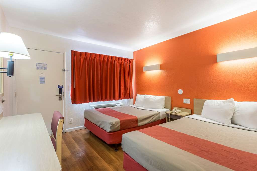 Motel 6 Albuquerque NM Northeast - photo 16