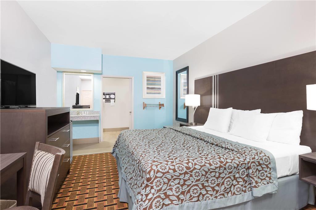 Days Inn & Suites by Wyndham Madisonville - photo 11
