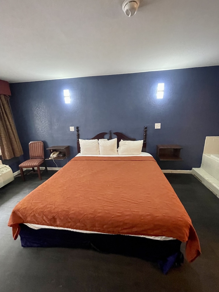 Key West Inn Roanoke - photo 3