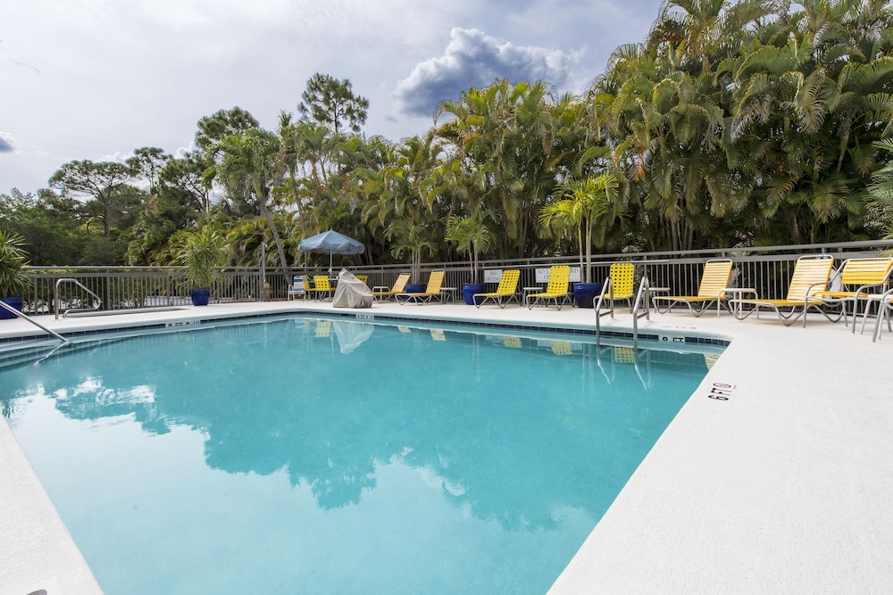 Fairfield Inn & Suites by Marriott Ft. Myers Cape Coral - photo 16