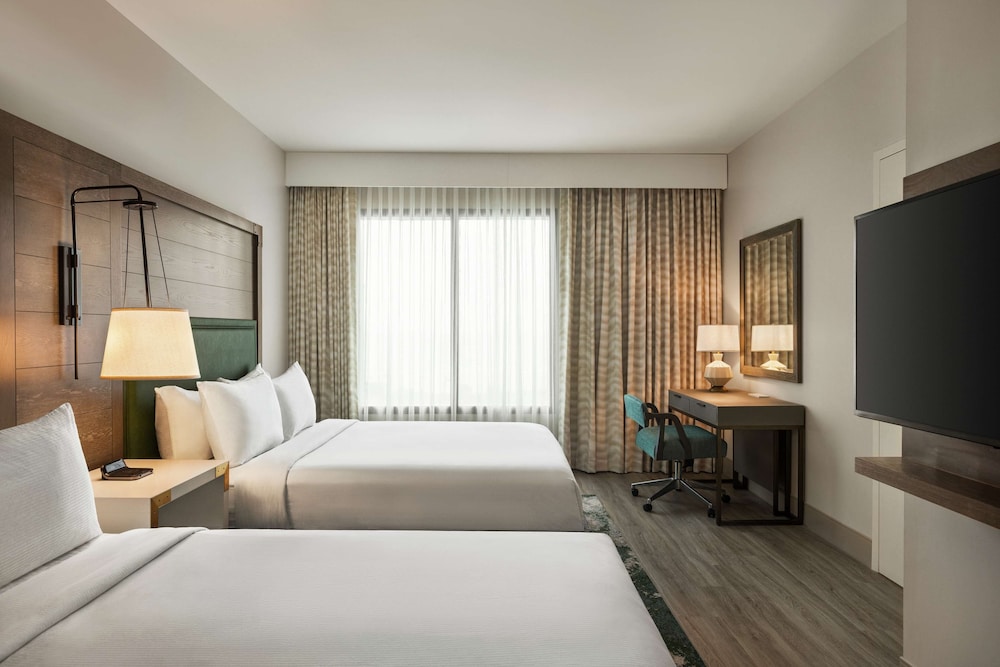 Embassy Suites by Hilton Panama City Beach Resort - photo 16