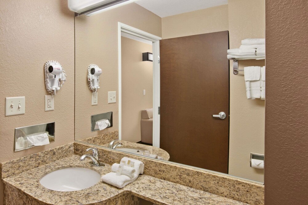 Microtel Inn And Suites Sayre PA - photo 20