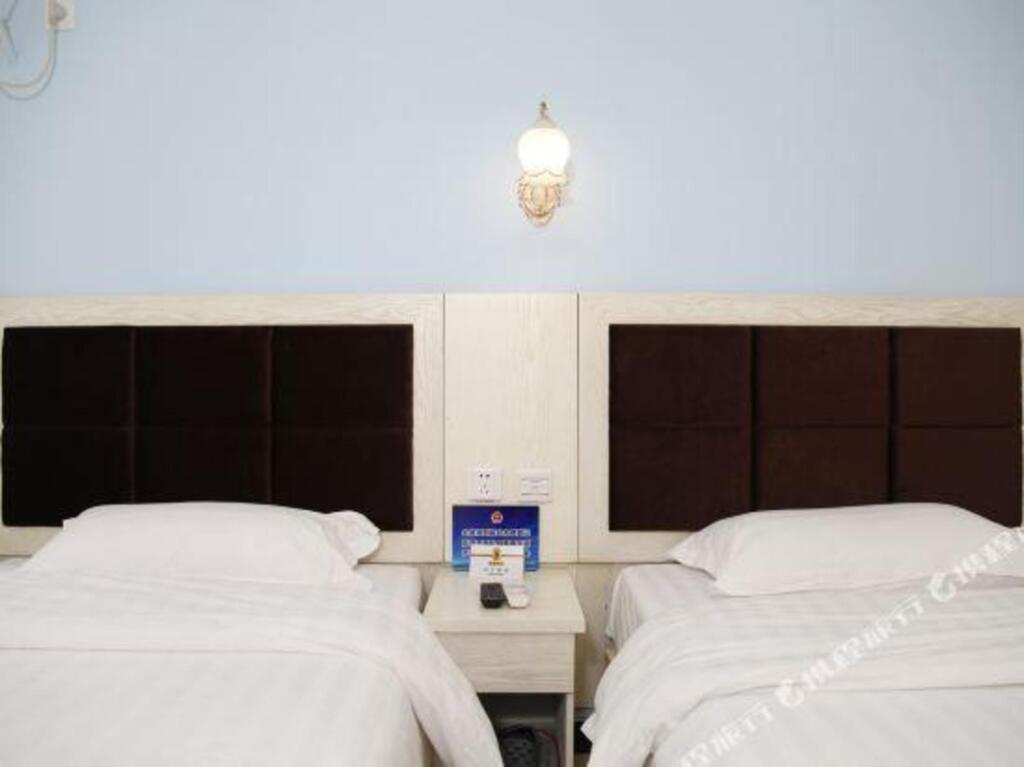 Super 8 Hotel Beijing Qianmen Hu Fang Road in Xicheng, People's Republic of China