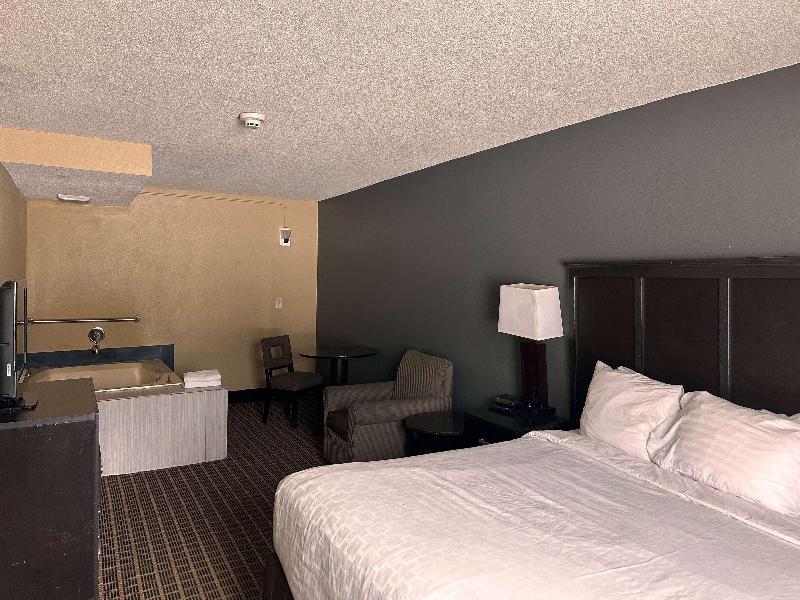 Days Inn by Wyndham Muskegon - photo 79