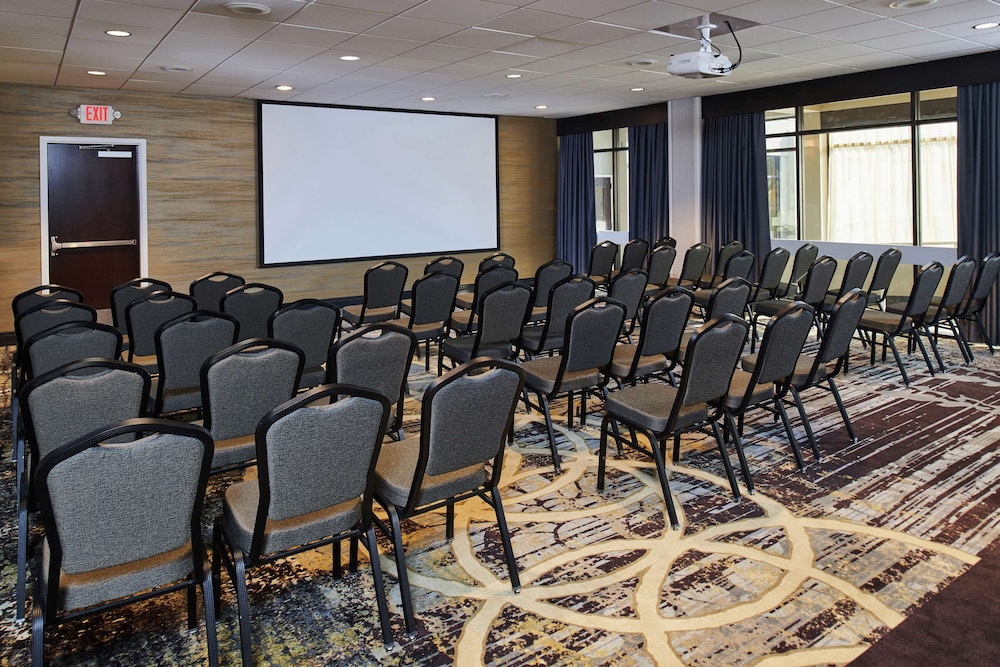 DoubleTree by Hilton Raleigh Crabtree Valley - photo 34