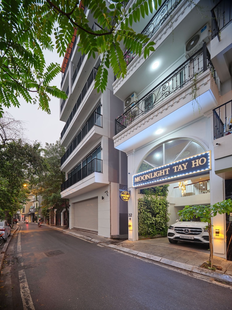MoonLight Tay Ho — 4-Star Luxury Hotel in Hanoi, Vietnam