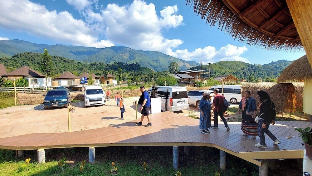 Sapanklangna - carbon neutral hotel in Bo Kluea