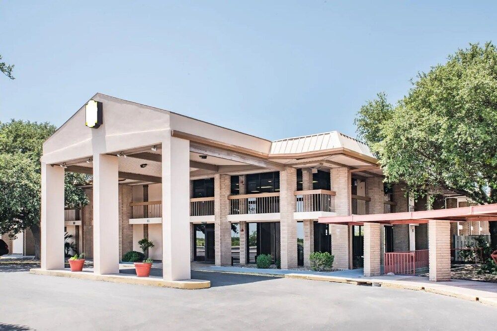 Republic Hotel of Ozona — hotel in Ozona