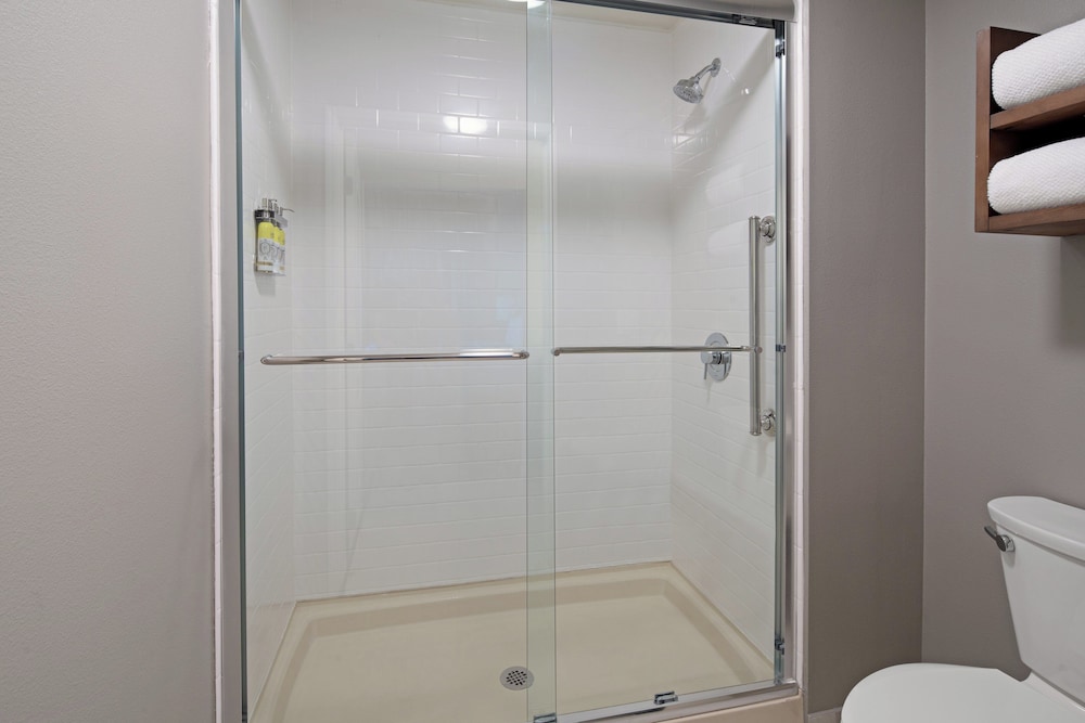 Staybridge Suites Long Beach Airport by IHG - photo 18