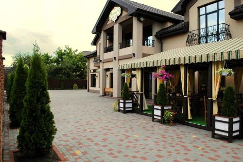 Hotel Restaurant Complex Roman’S in Voronkov, Ukraine
