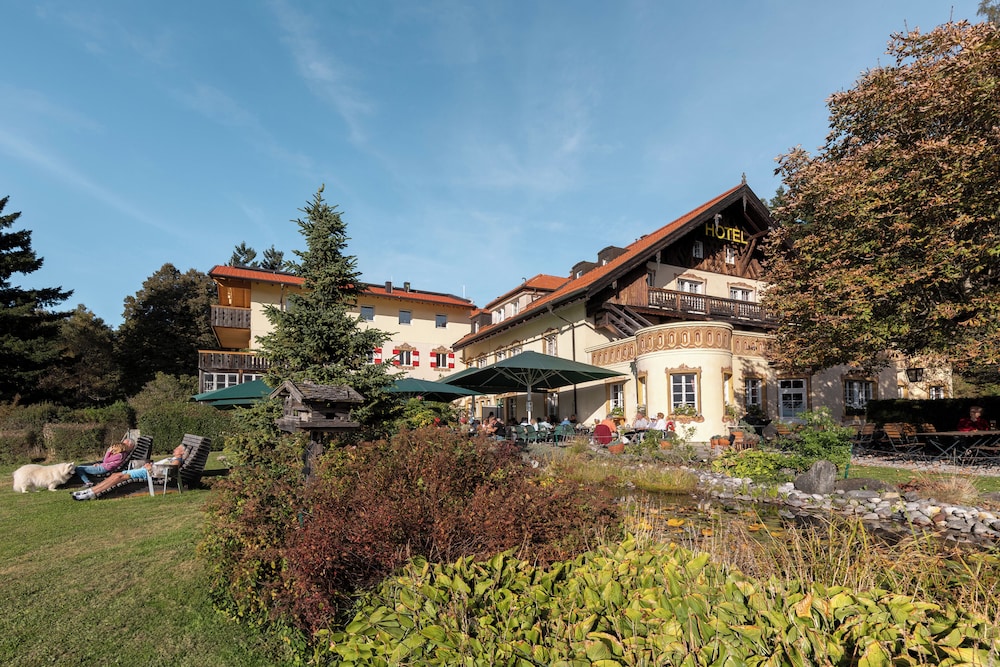 Hotel Restaurant Grunwalderhof — Patsch