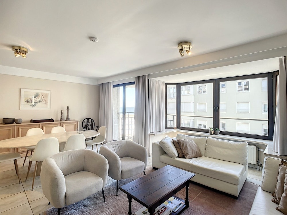 Apartment near Albert Beach with Terrace — 4-Star Luxury Hotel in Knokke-Heist, Belgium