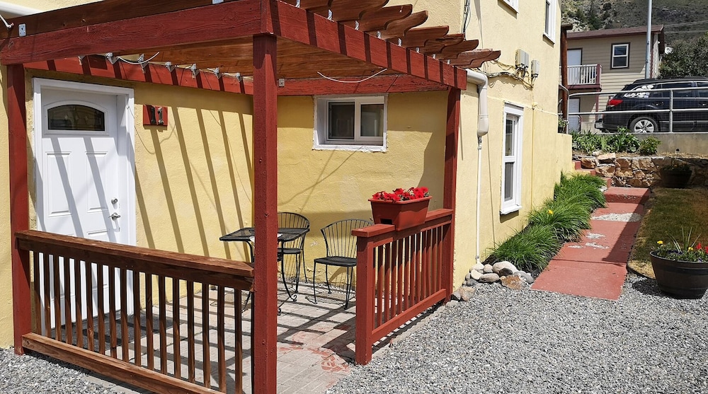 Yellowstone Riverside Cottages - photo 77