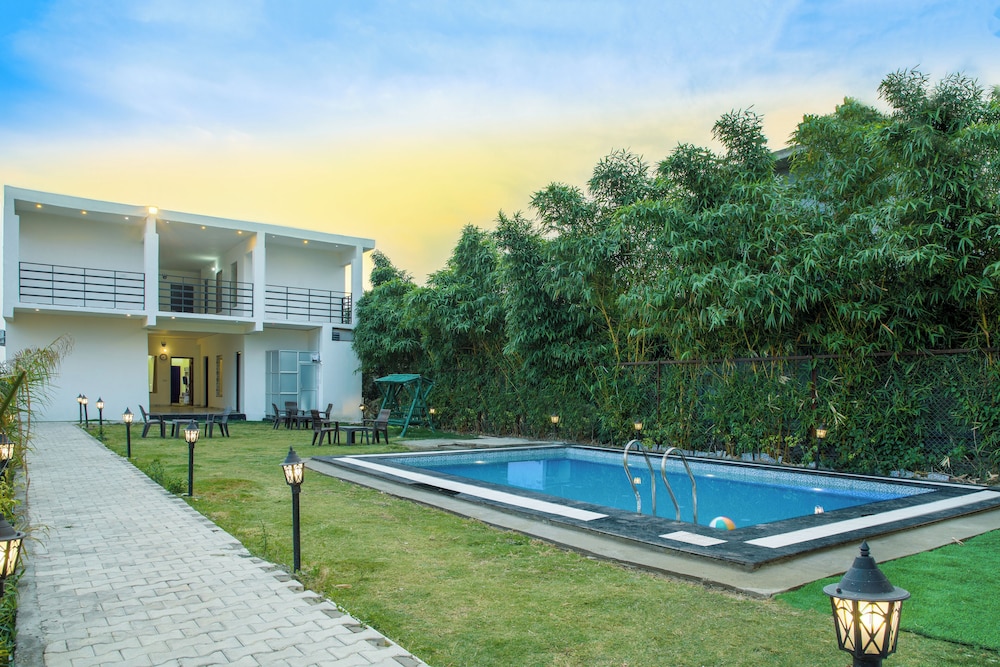 Evencia Resort in Ramnagar, India