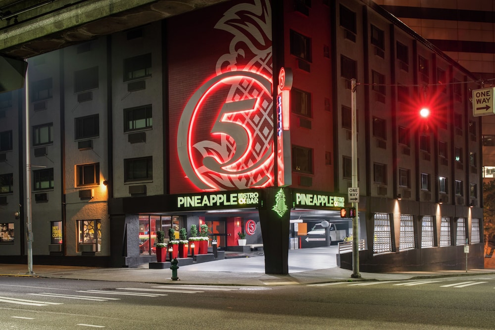 Staypineapple Hotel FIVE Downtown Seattle - photo 33