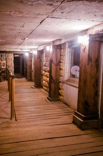 The Historic Wolf Hotel - photo 10