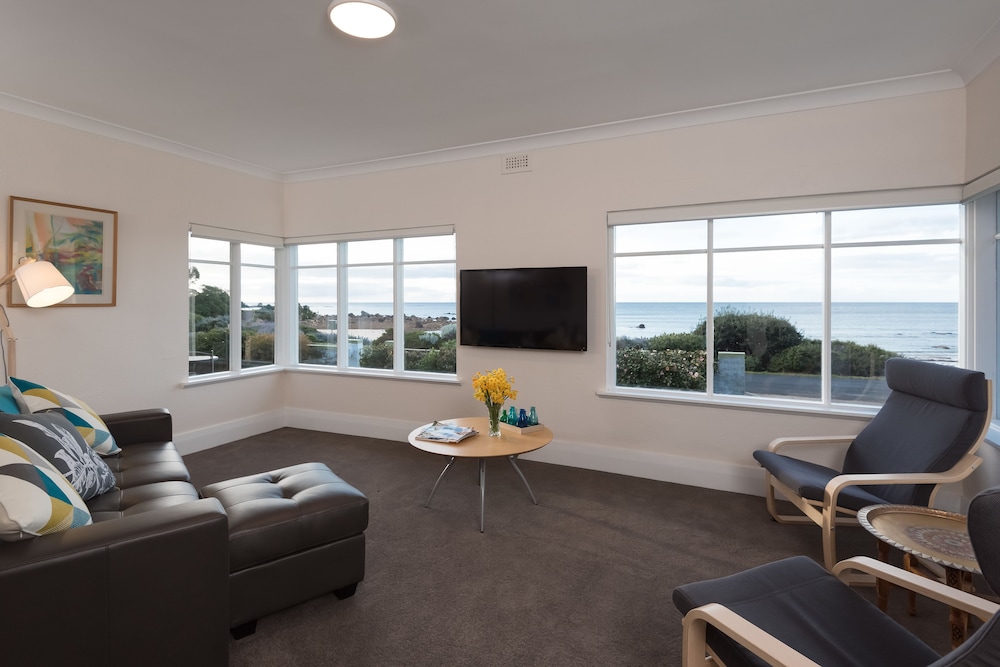 Sunrise at Penguin — 5-Star Luxury Hotel in Penguin, Australia