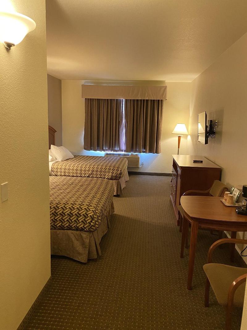A Riverside Inn Travelodge by Wyndham - photo 33
