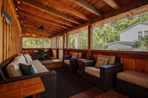 Mountains to Sea by Oak Island Accommodations - photo 42