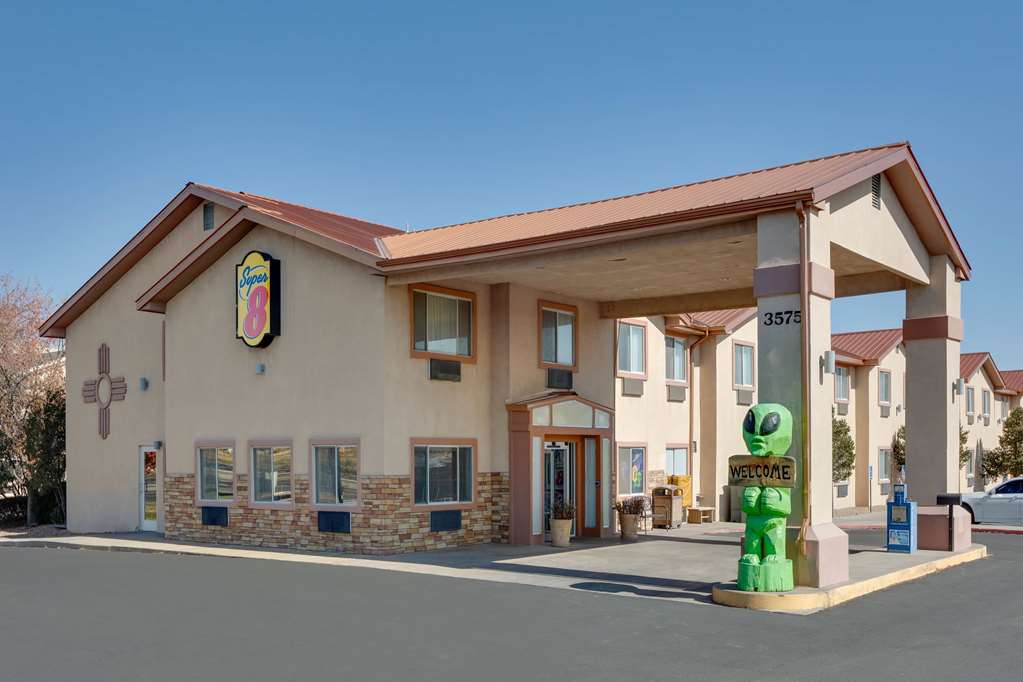 Super 8 by Wyndham Roswell - photo 2