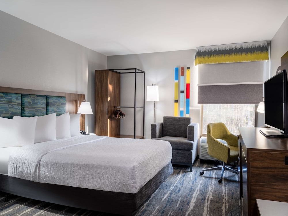 Hampton Inn Peachtree Corners Norcross - photo 9